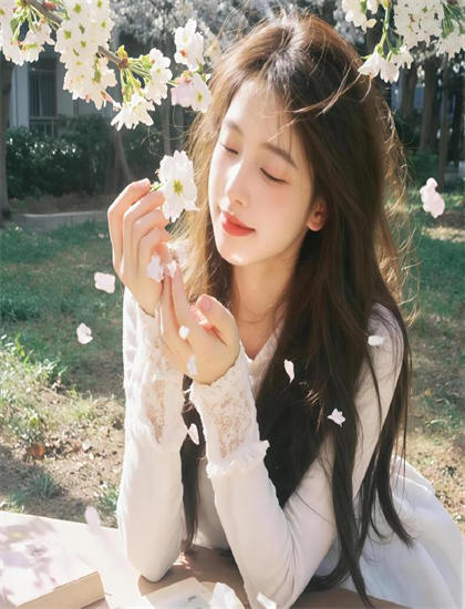 最近中文字幕高清MV在线视频_黑白禁区高清免费观看_动漫美女比基尼视频